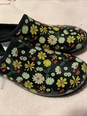 Western Chief Floral Waterproof Clogs - Black with Multicolor Flowers